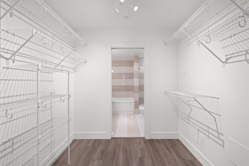 202-3602 Aldercrest Drive, North Vancouver, BC 