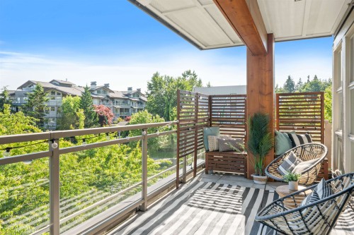 202-3602 Aldercrest Drive, North Vancouver, BC 