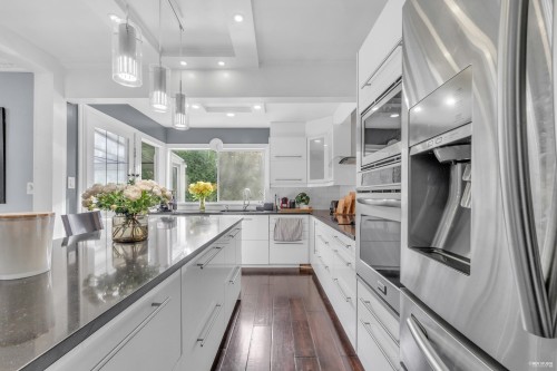 4380 Woodcrest Road, West Vancouver, BC 