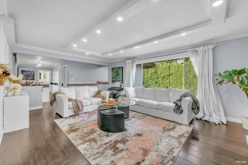 4380 Woodcrest Road, West Vancouver, BC 