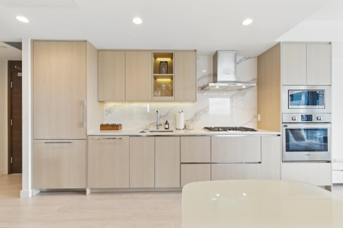 2007-4880 Lougheed Highway, Burnaby, BC 