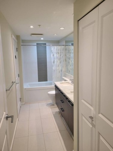 309-3102 Windsor Gate, Coquitlam, BC 