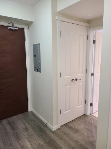 309-3102 Windsor Gate, Coquitlam, BC 