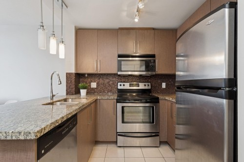 1710-888 Carnarvon Street, New Westminster, BC 