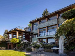 5012 Maple Street  Vancouver, BC V6M 3T1