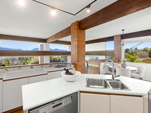 5012 Maple Street, Vancouver, BC 