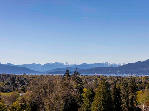 5012 Maple Street, Vancouver, BC 