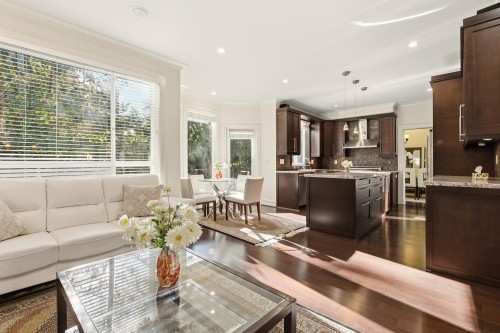 1017 Canyon Boulevard, North Vancouver, BC 