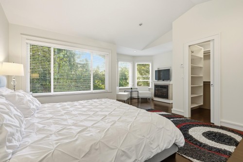 1017 Canyon Boulevard, North Vancouver, BC 