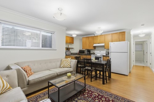 1017 Canyon Boulevard, North Vancouver, BC 