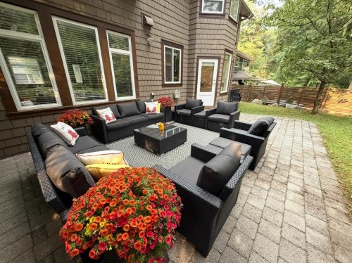 1017 Canyon Boulevard, North Vancouver, BC 