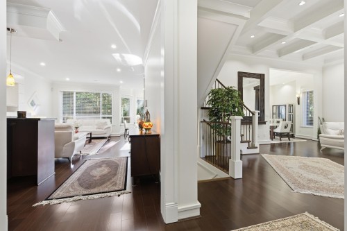 1017 Canyon Boulevard, North Vancouver, BC 