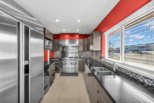 4060 10Th Avenue W, Vancouver, BC 