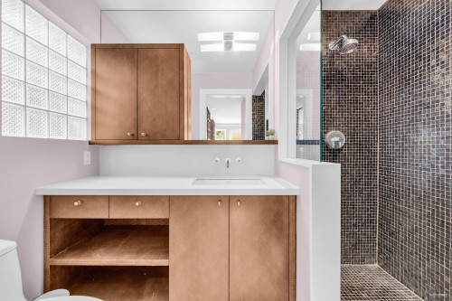 4060 10Th Avenue W, Vancouver, BC 