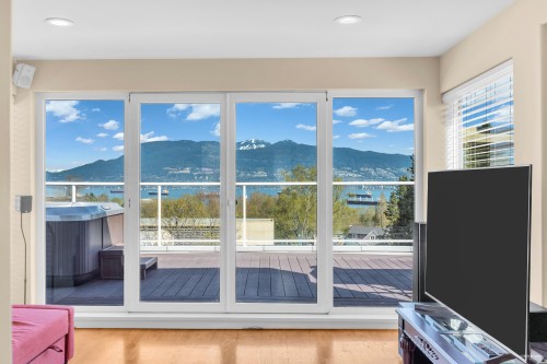 4060 10Th Avenue W, Vancouver, BC 