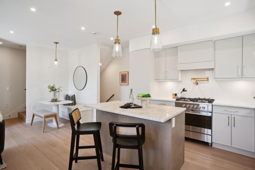 1-1915 3Rd Avenue E, Vancouver, BC 