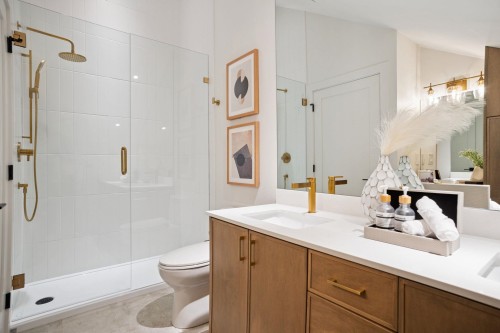 1-1915 3Rd Avenue E, Vancouver, BC 