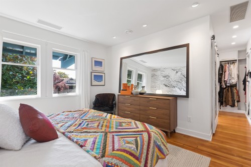 2615 2Nd Avenue W, Vancouver, BC 