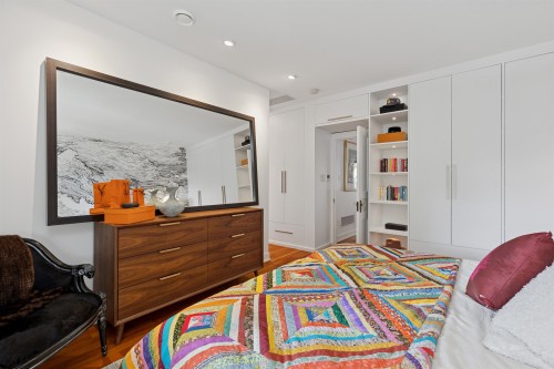 2615 2Nd Avenue W, Vancouver, BC 