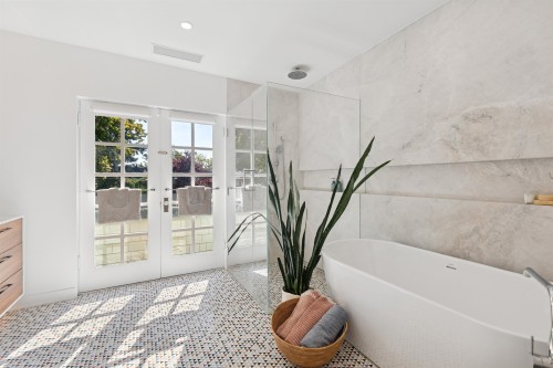 2615 2Nd Avenue W, Vancouver, BC 