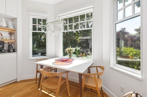 2615 2Nd Avenue W, Vancouver, BC 