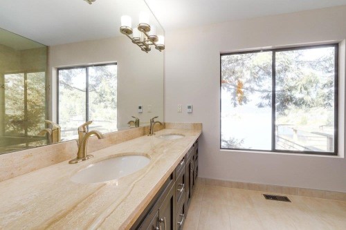 6648 Marine Drive, West Vancouver, BC 