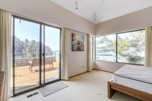 6648 Marine Drive, West Vancouver, BC 