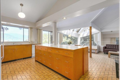 6648 Marine Drive, West Vancouver, BC 