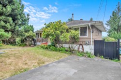 320 Seaforth Crescent  Coquitlam, BC V3K 2M4