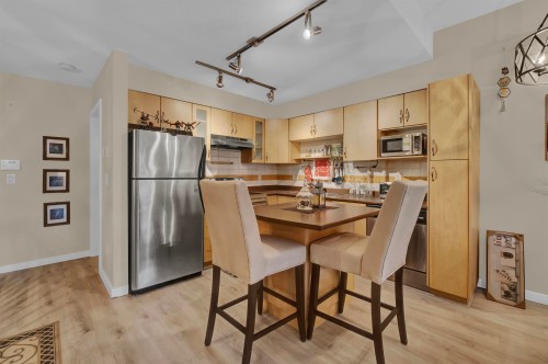 111-160 Shoreline Circle, Port Moody, BC 