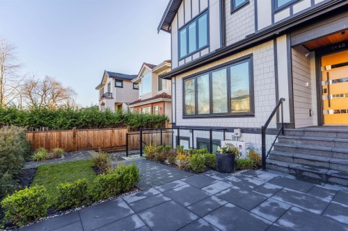 40 46Th Avenue E, Vancouver, BC 