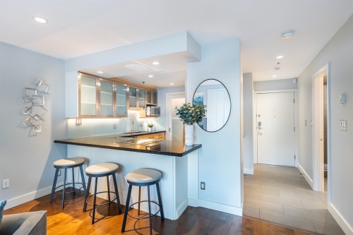 204-1551 Mariner Walk, Vancouver, BC 