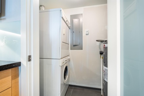 204-1551 Mariner Walk, Vancouver, BC 