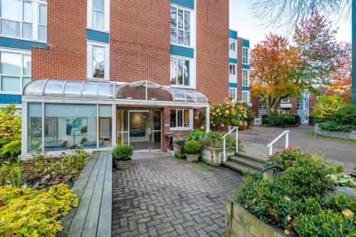 204-1551 Mariner Walk, Vancouver, BC 