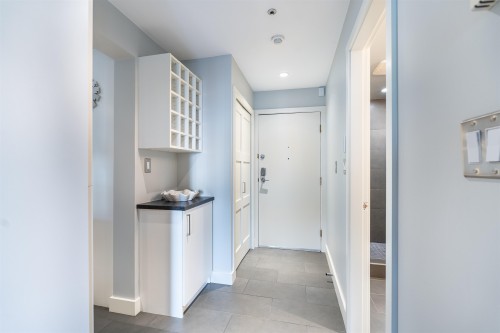 204-1551 Mariner Walk, Vancouver, BC 