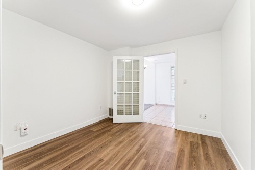 865 12Th Street E, North Vancouver, BC 