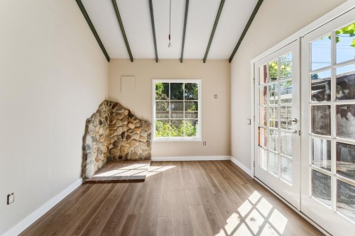 865 12Th Street E, North Vancouver, BC 