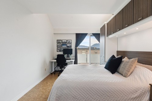 202-1633 Yew Street, Vancouver, BC 