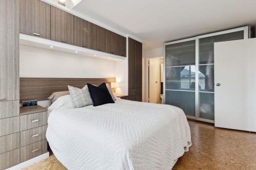 202-1633 Yew Street, Vancouver, BC 