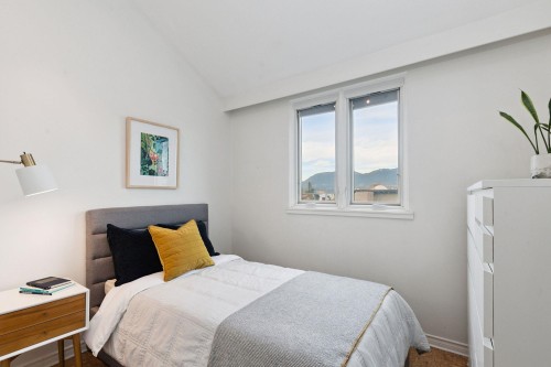 202-1633 Yew Street, Vancouver, BC 