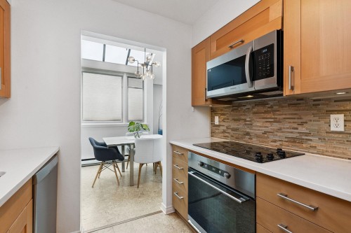 202-1633 Yew Street, Vancouver, BC 