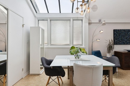 202-1633 Yew Street, Vancouver, BC 