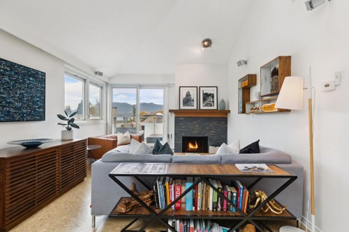 202-1633 Yew Street, Vancouver, BC 