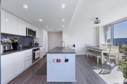 1705-3100 Windsor Gate, Coquitlam, BC 
