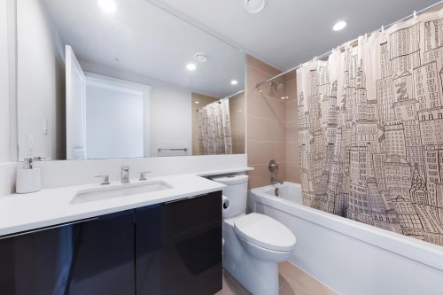 1705-3100 Windsor Gate, Coquitlam, BC 