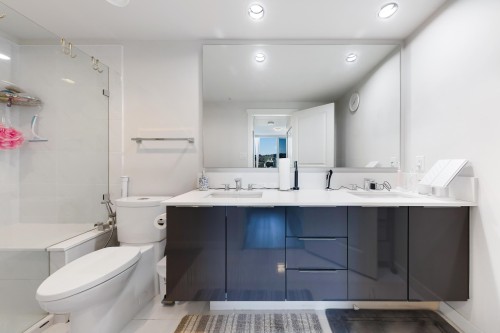 1705-3100 Windsor Gate, Coquitlam, BC 