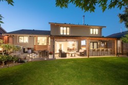 18858 119b Avenue  Pitt Meadows, BC V3Y 1W7