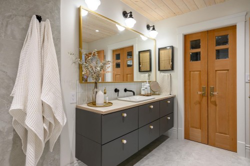 580 Ioco Road, Port Moody, BC 