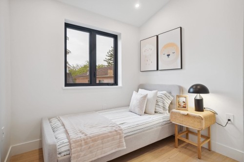 1917 3Rd Avenue, Vancouver, BC 