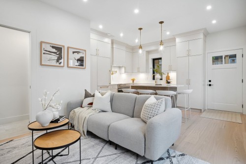 1917 3Rd Avenue, Vancouver, BC 